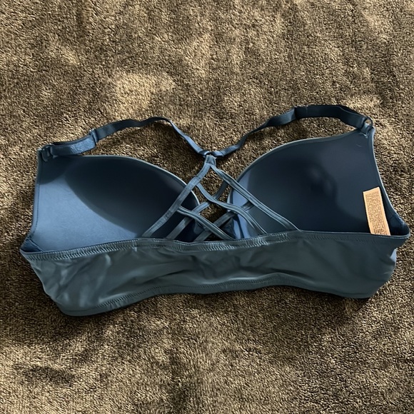 Victoria’s Secret Bra - Picture 2 of 4